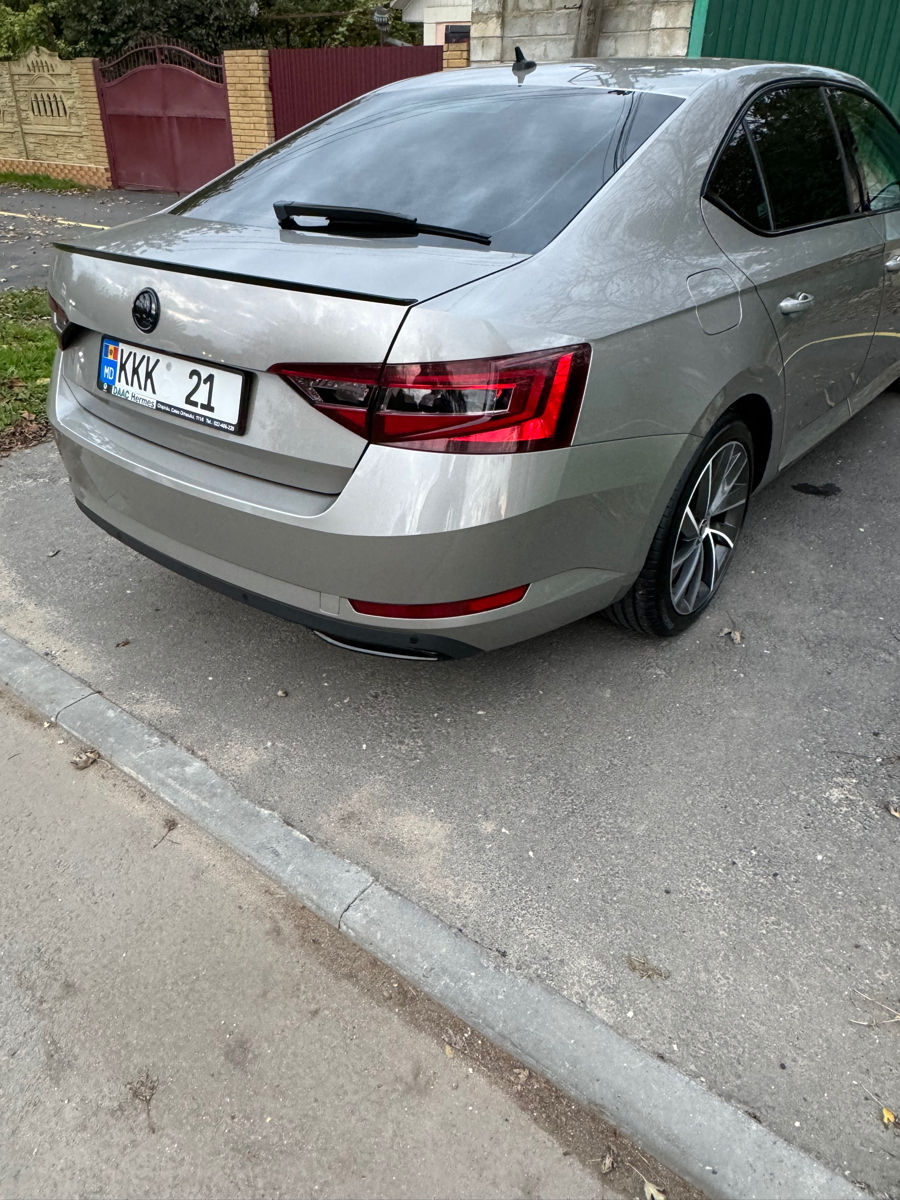 Skoda Superb foto 8