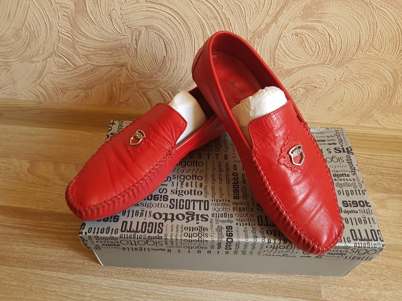 Срочно продам фирменную обувь