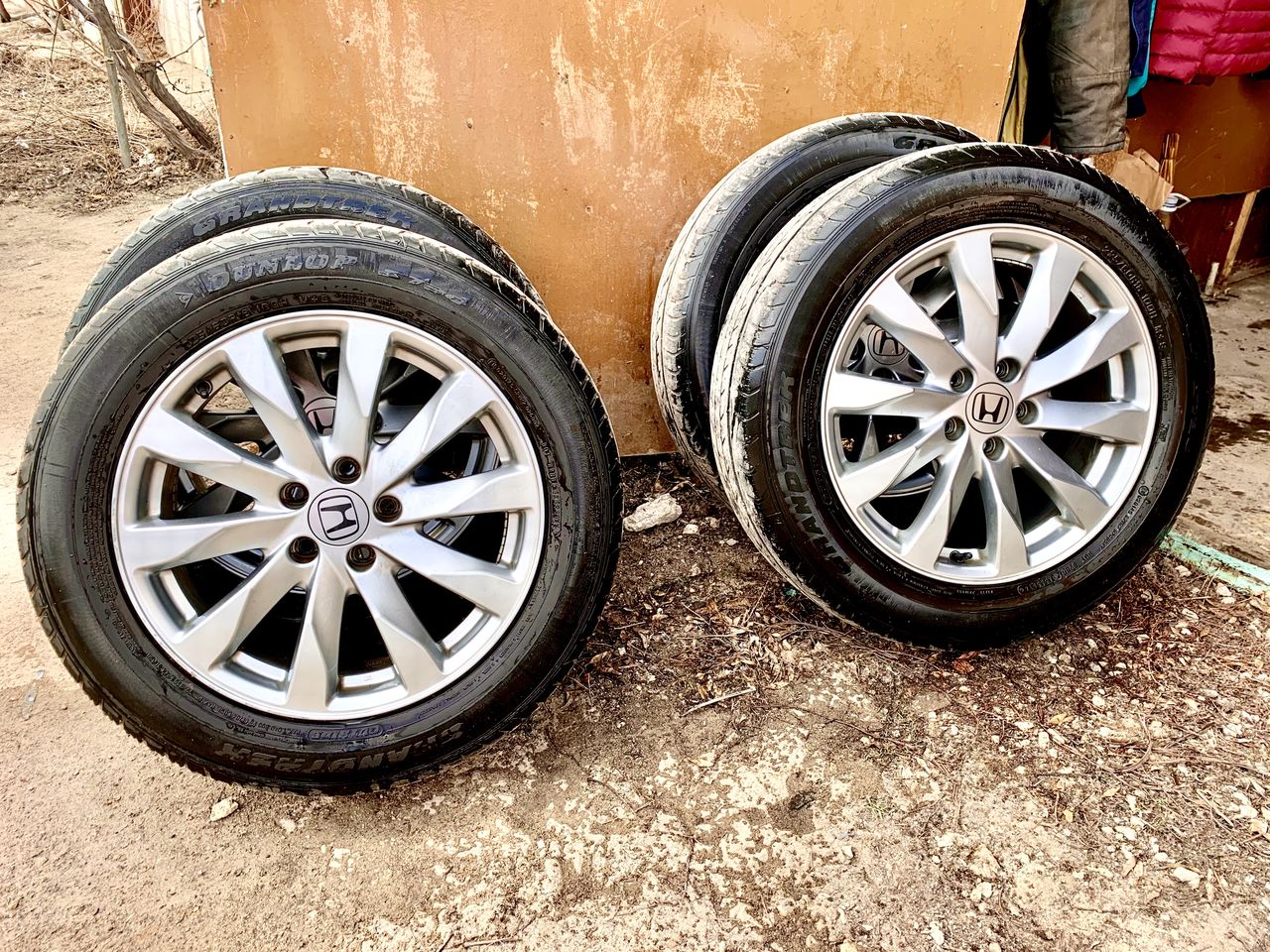 Dunlop 225/60/R18 - 5/114,3