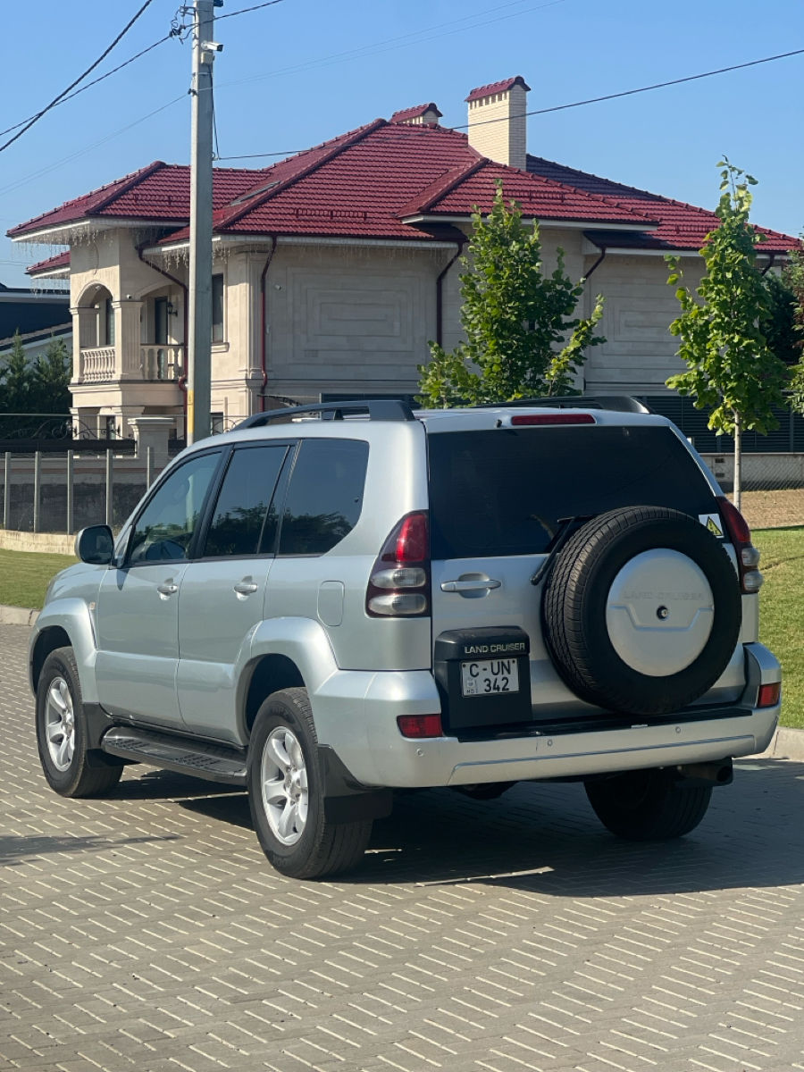Toyota Land Cruiser Prado foto 3