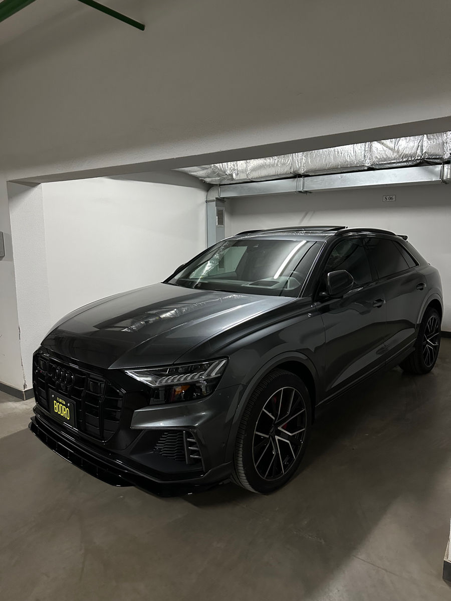 Audi RS Q8 foto 0