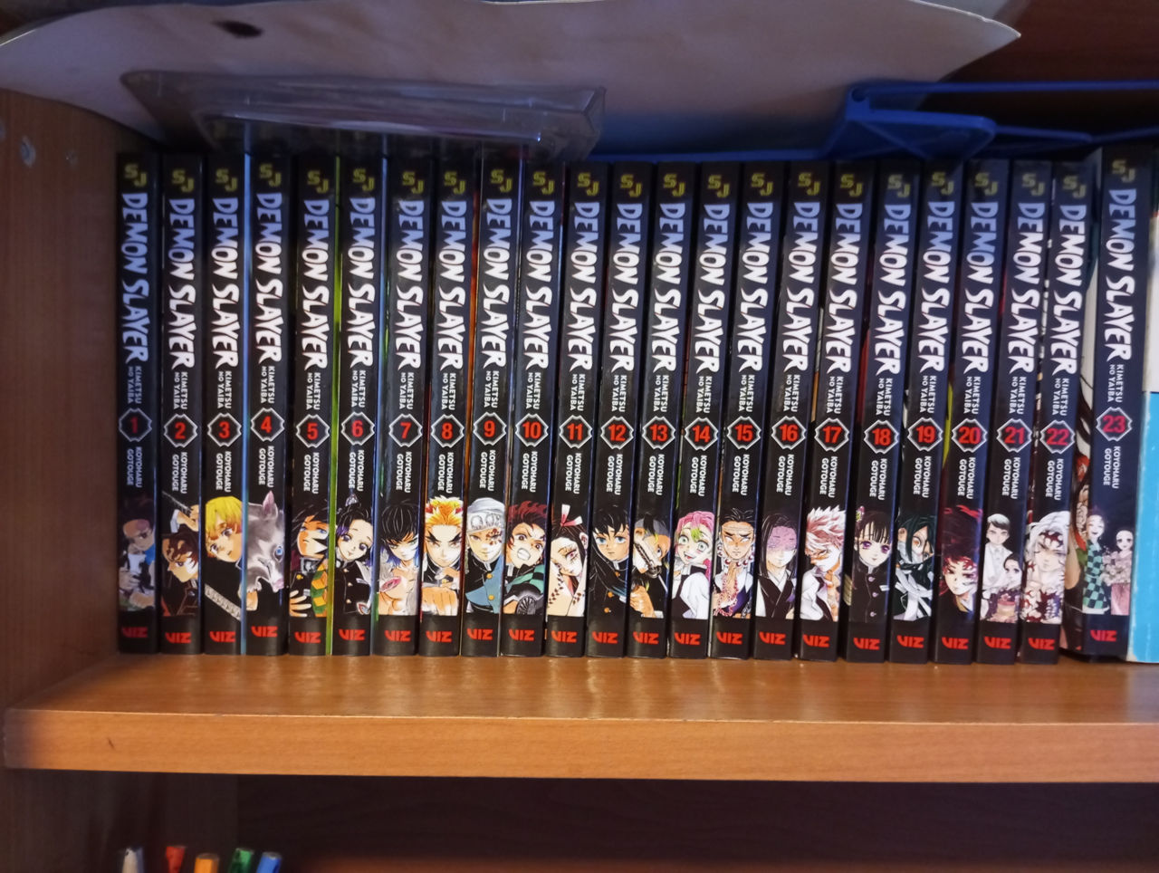 Manga Demon Slayer în limba engleză... foto 1