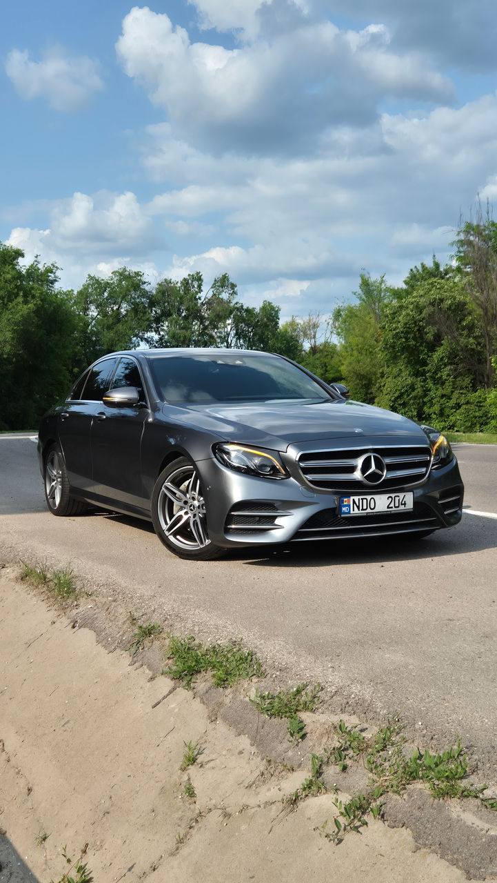 Mercedes E-Class foto 0