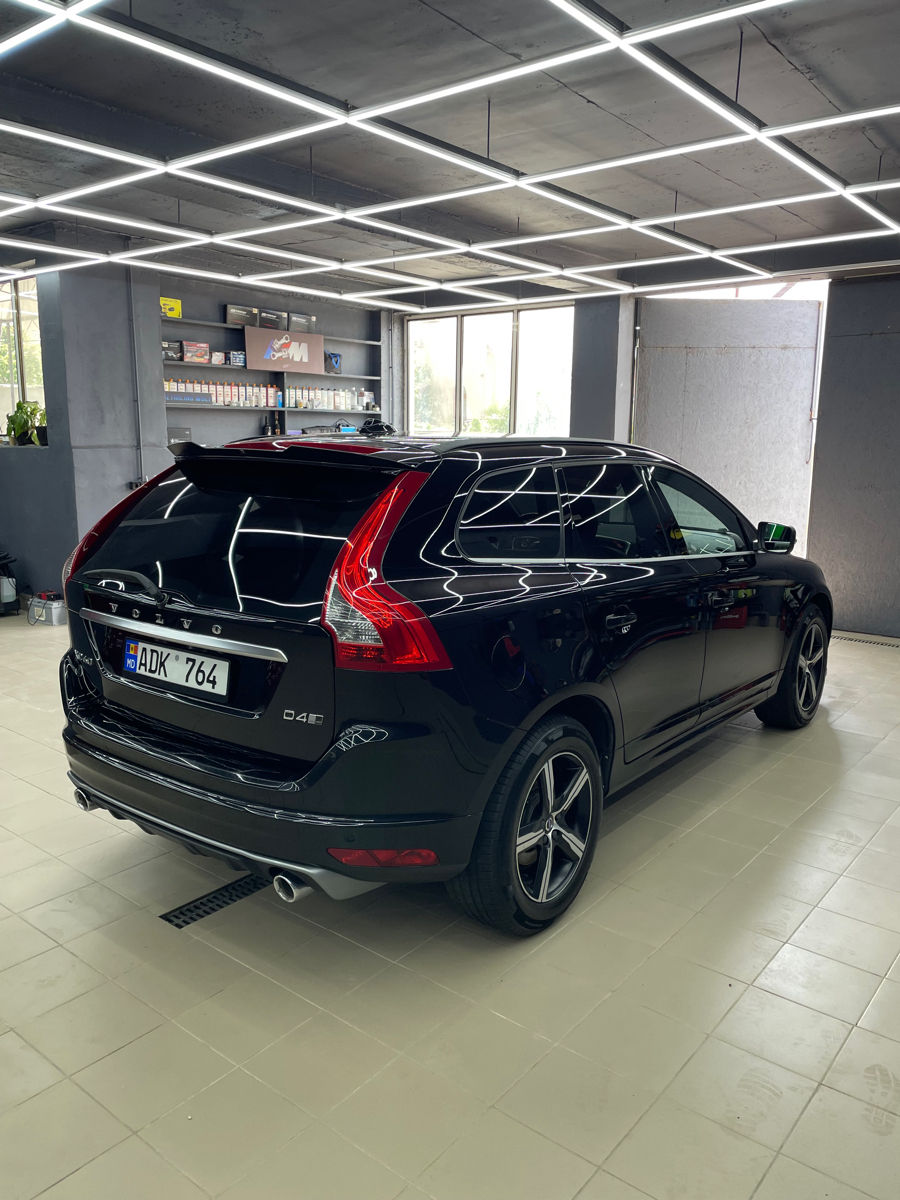 Volvo XC60 фото 2