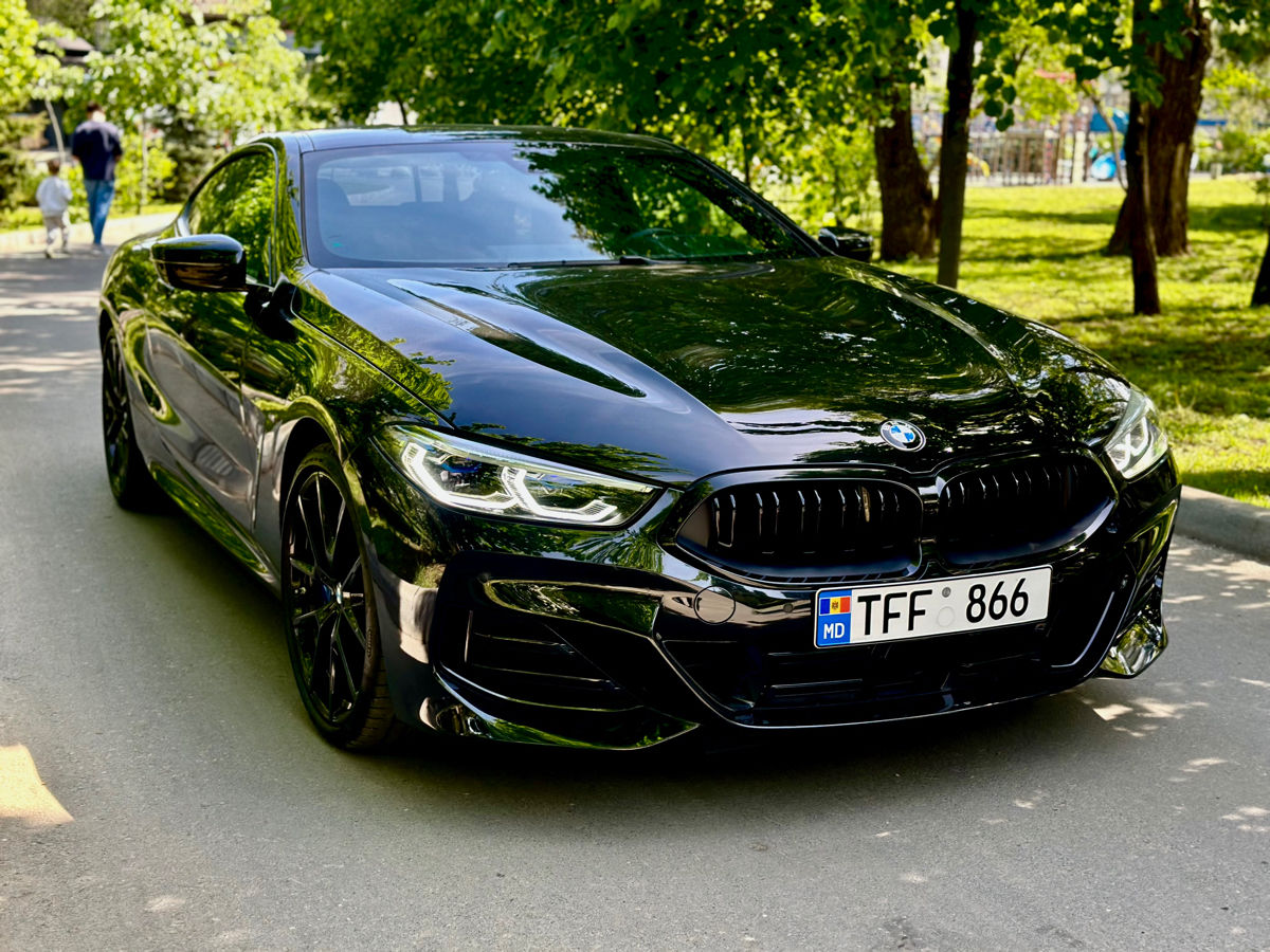 BMW 8 Series foto 1