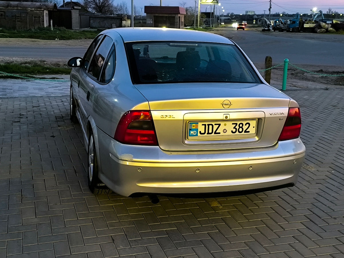 Opel Vectra фото 4