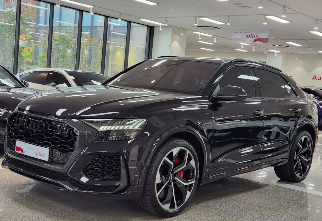 Audi Q8 фото 0