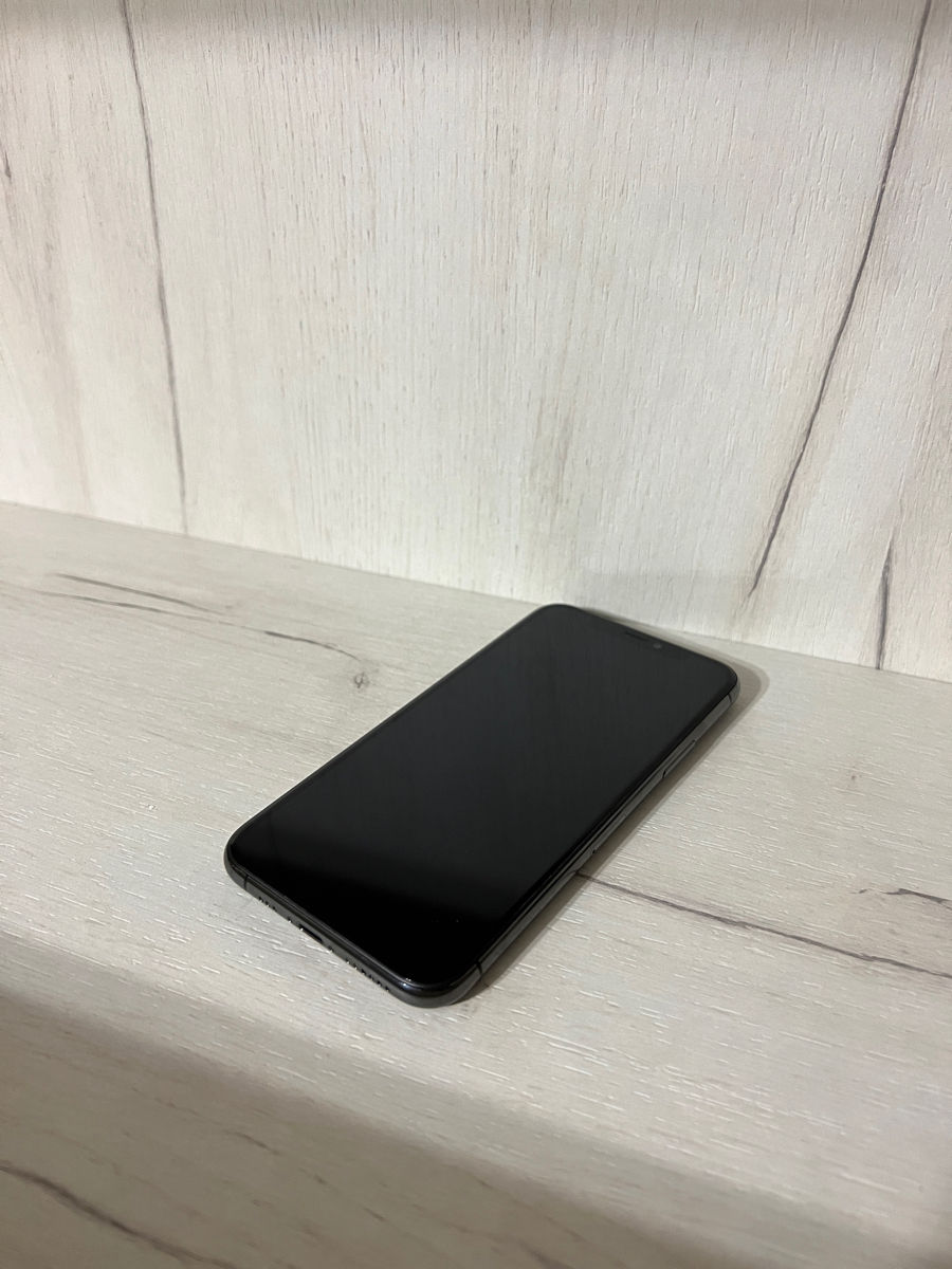 iPhone 11 Pro / 64 GB