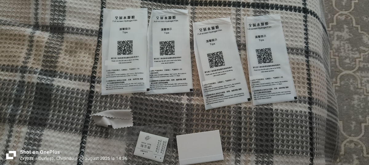 Vând 4 folii de protecție noi pentru Xiaomi Mi 9t/ 9t pro foto 2