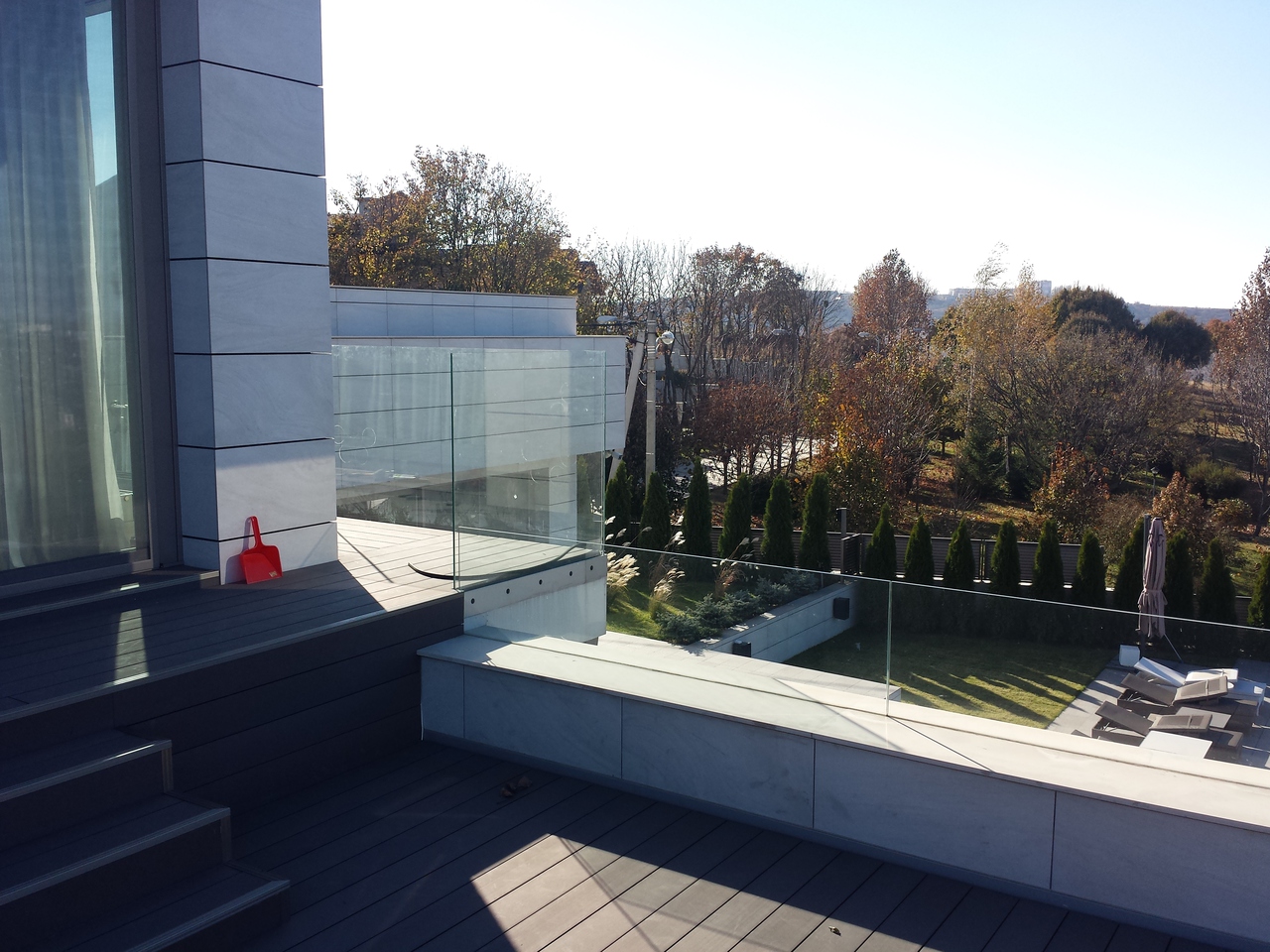 Grilaje (Balustrade din sticla). Scari din sticla.Ограждения балконов и лестниц. Лестницы из стекла. фото 1