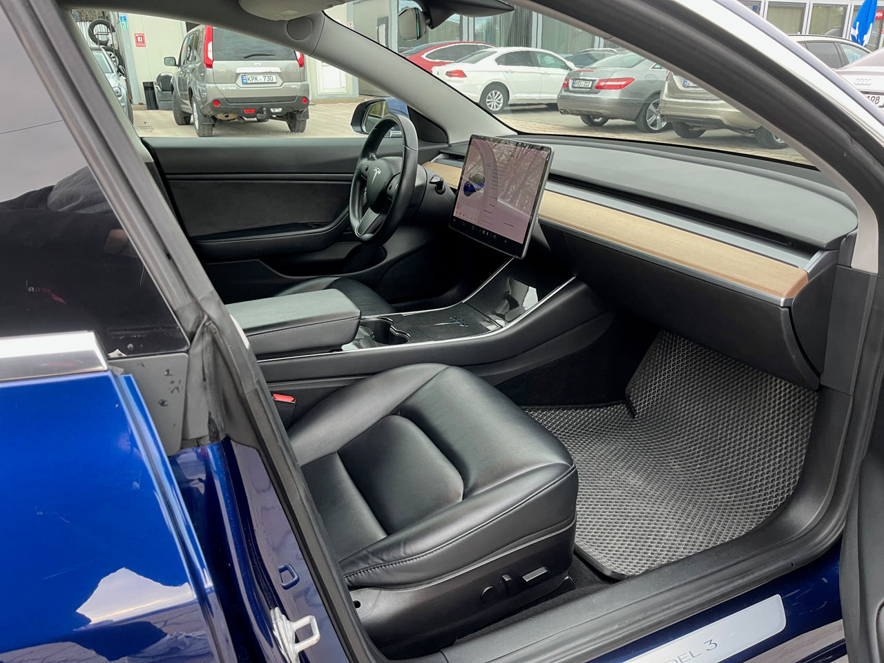 Tesla Model 3 foto 15