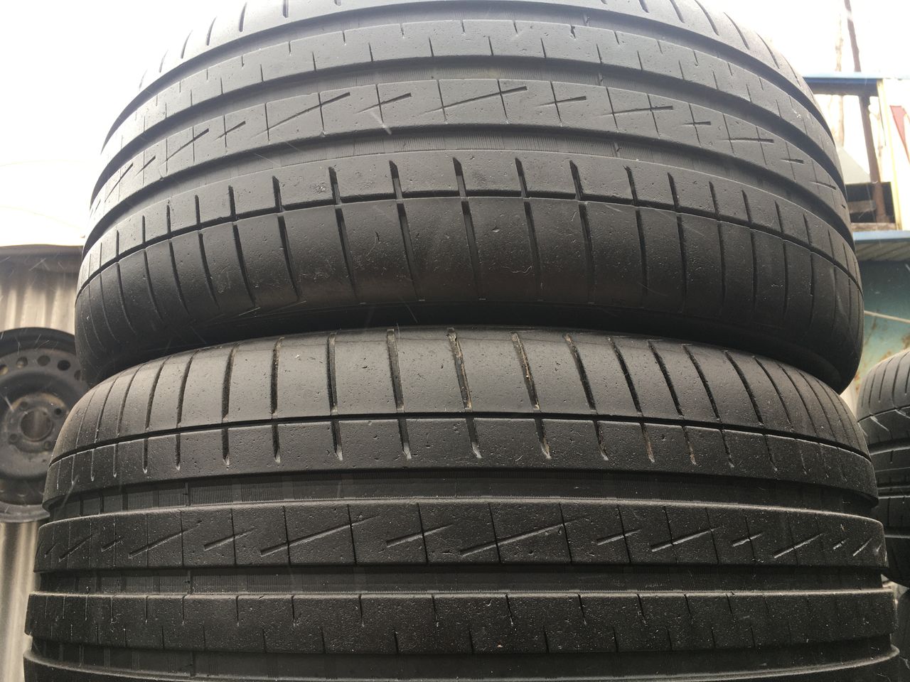 245/40 R20 2buc