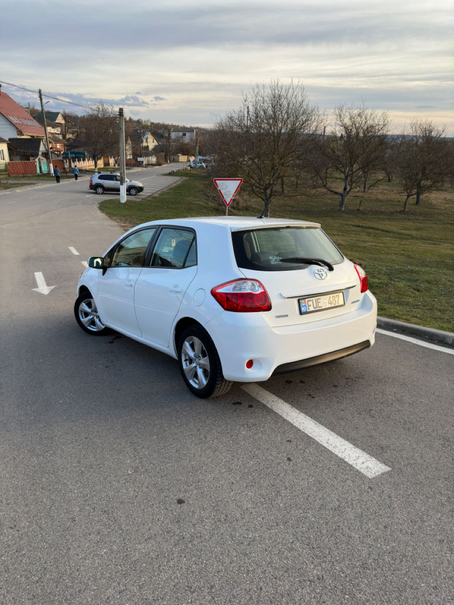 Toyota Auris foto 4