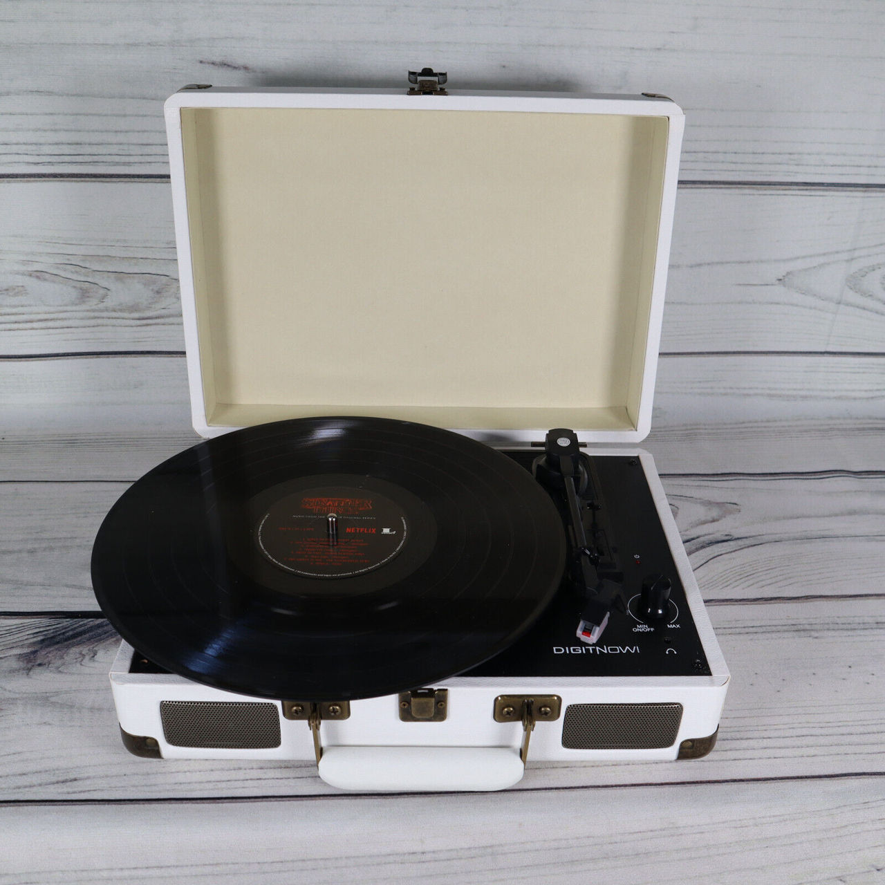 New!!! Digitnow Vinyl Pick-up / Bluetooth / Переносные Чемонданчики / / Есть Разные Пластинки фото 5
