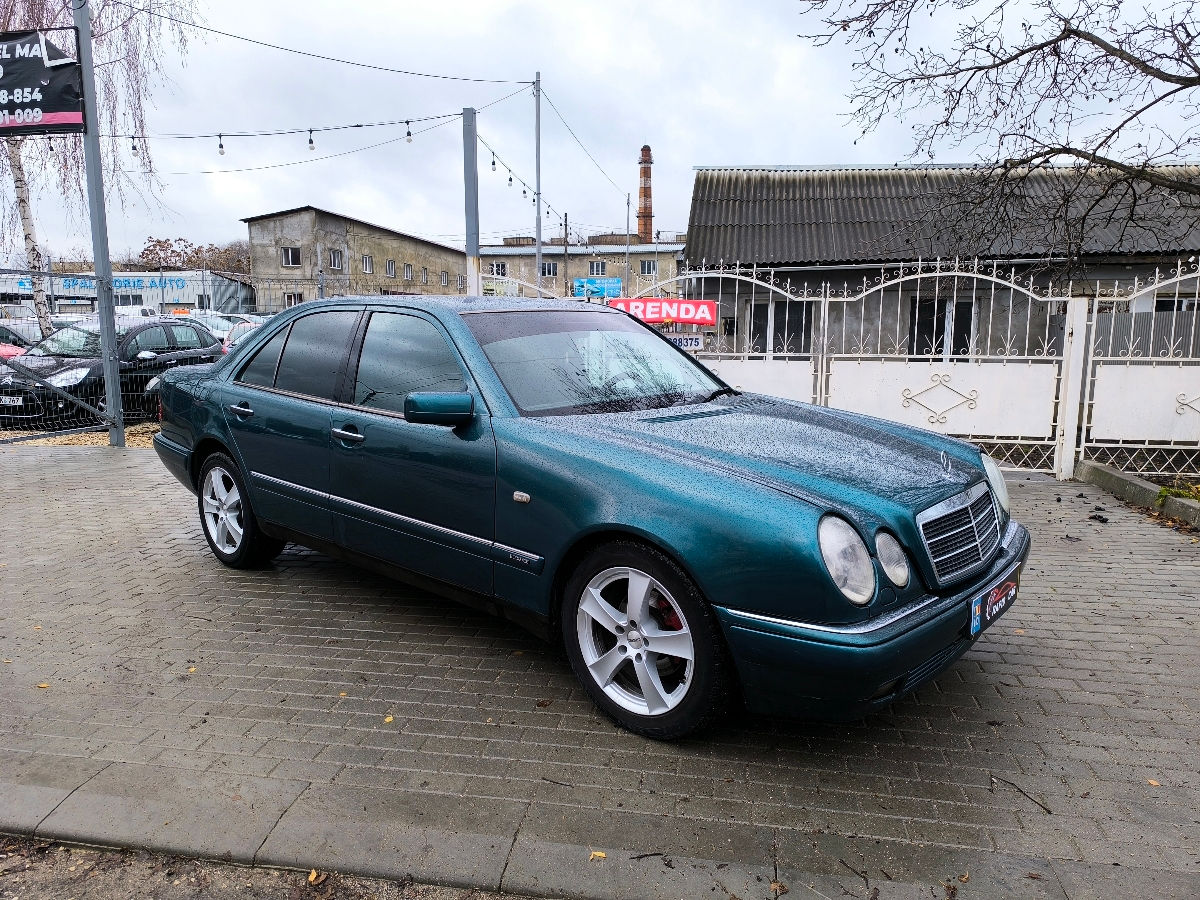 Mercedes E-Class foto 3