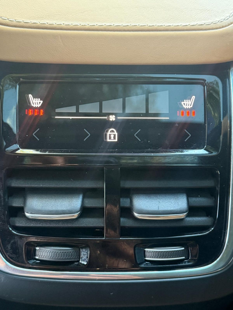 Volvo XC90 2020 photo 11