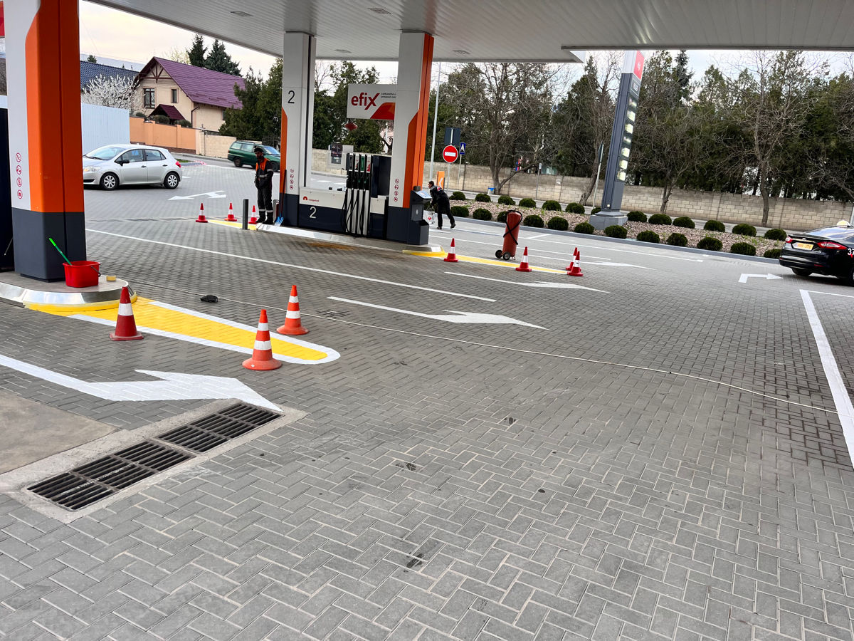 Marcaj rutier parcari, terenuri sportive, instalare indicatoare rutiere!!! foto 2