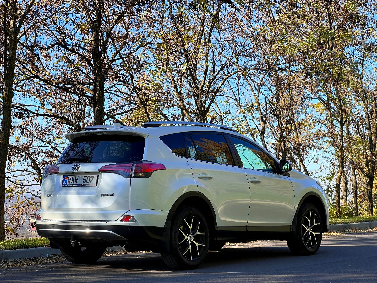 Toyota Rav 4 foto 1
