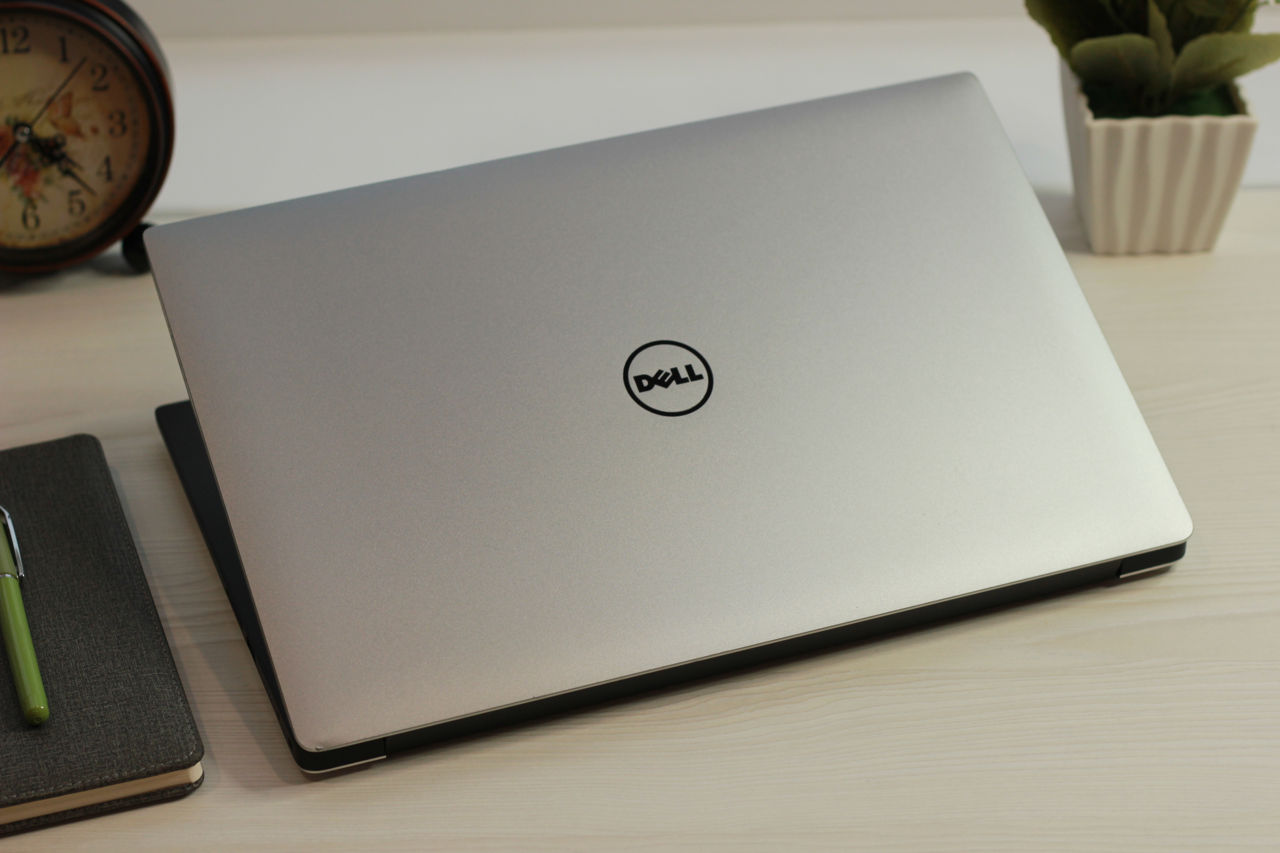 Dell XPS 15 9560 IPS (Core i7 7700HQ/16Gb DDR4/512Gb SSD/Nvidia GTX 1050/15.6" FHD IPS) foto 9