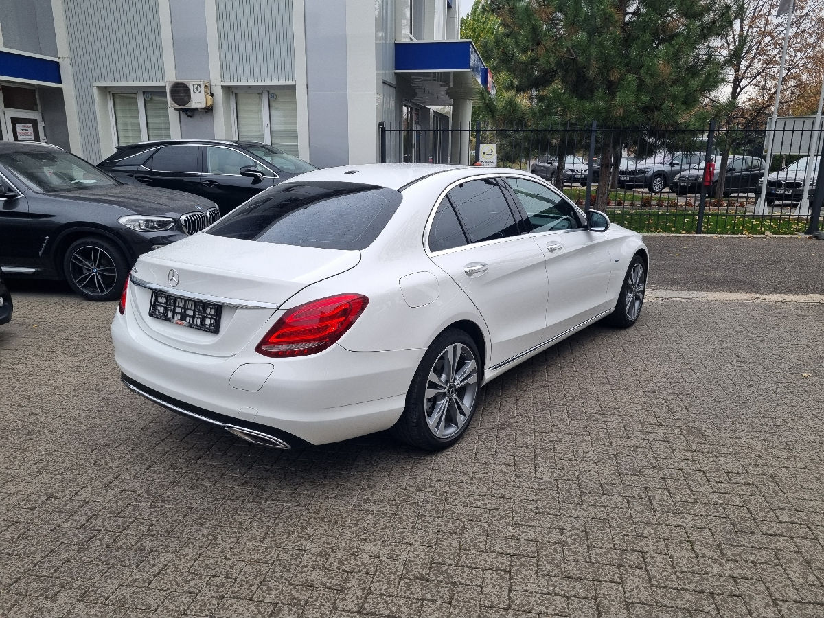 Mercedes C-Class 2017 photo 5