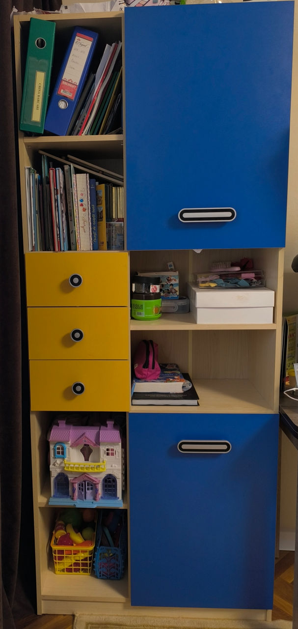 Mobila cameră copil (2 dulapuri+masă) foto 0