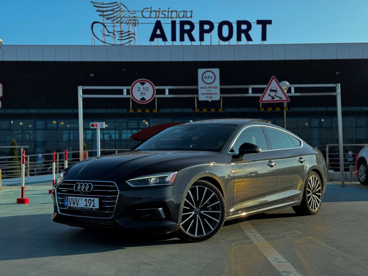 Audi A5 Quattro - Chirie Auto Chisinau / Rent a Car foto 0
