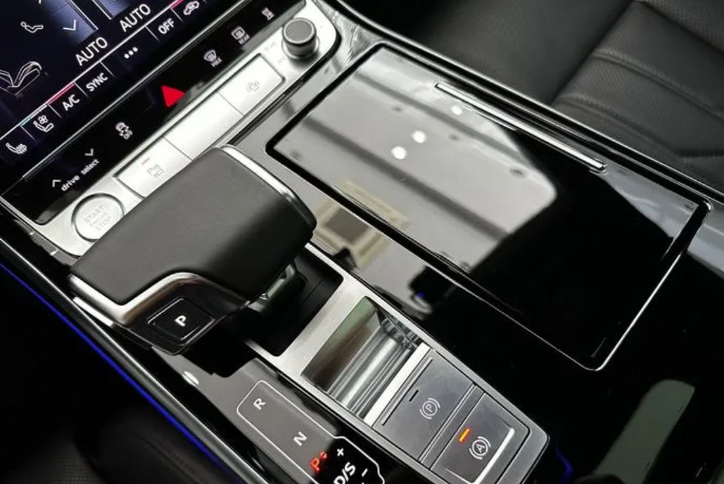 Audi A8 foto 6