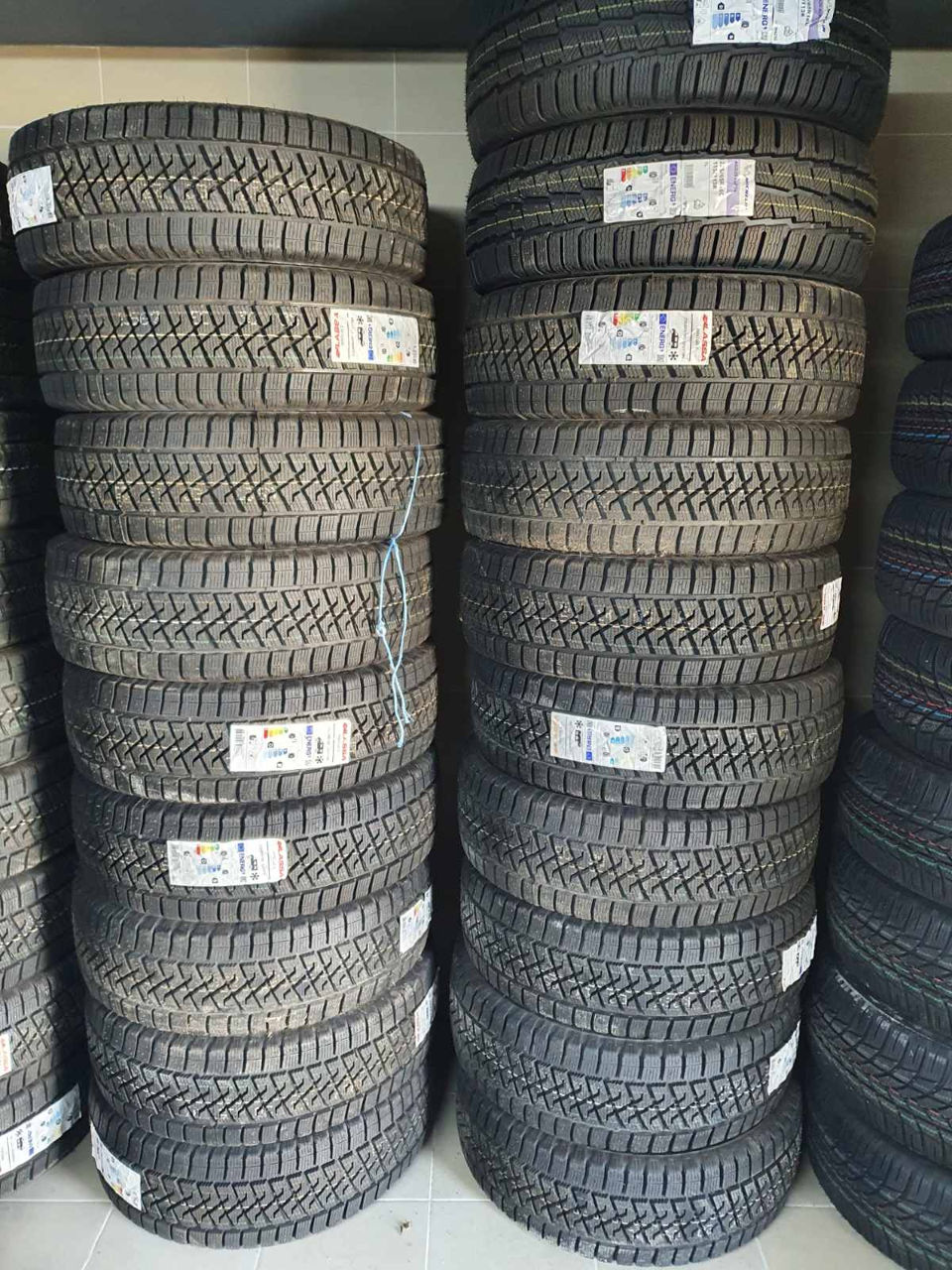 Зима Lassa Wintus 2 235/65 R16 C - 2050 lei. foto 0