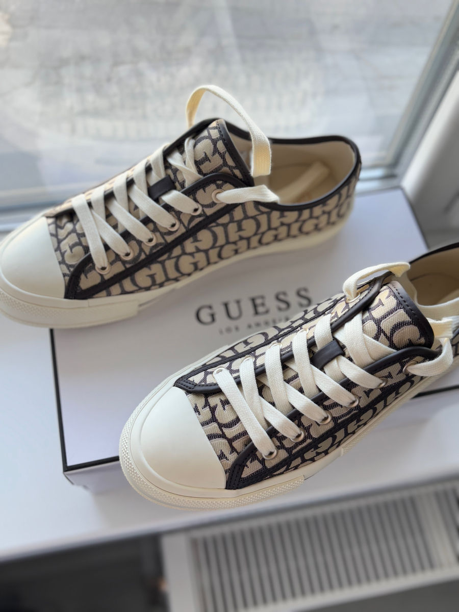 Guess ghete foto 0
