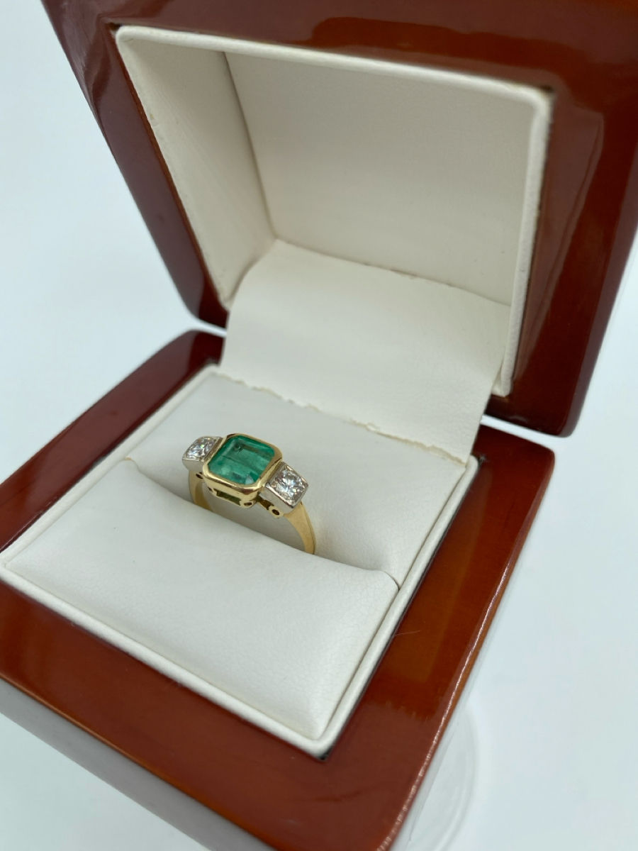 inel exclusiv Emerald ,diamante , эксклюзивное кольцо, изумруд, бриллианты foto 0