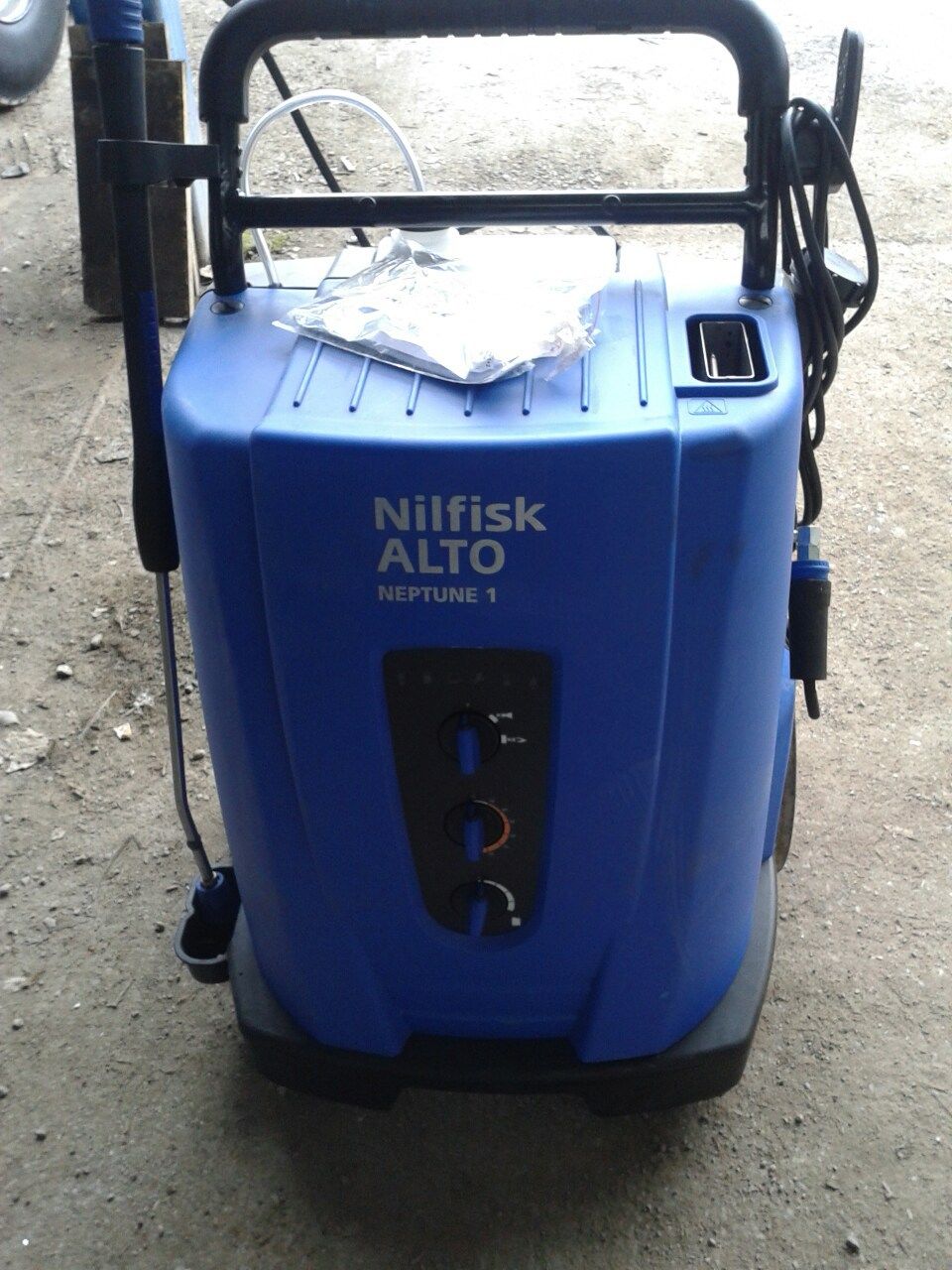 Моика высокого давления Nilfisk Alto neptune 1