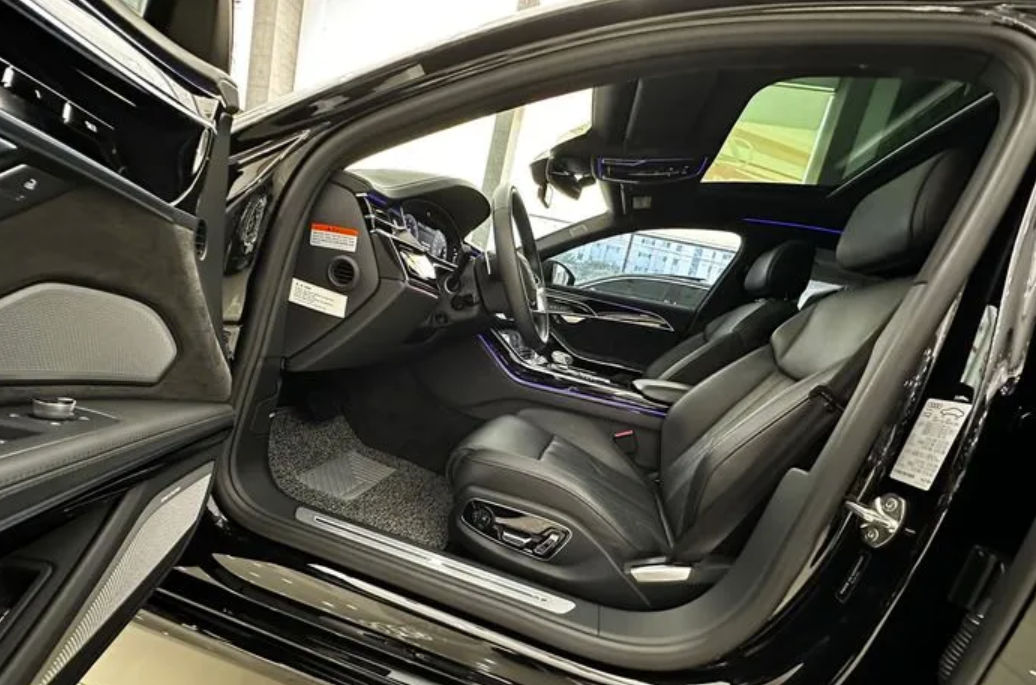 Audi A8 foto 11