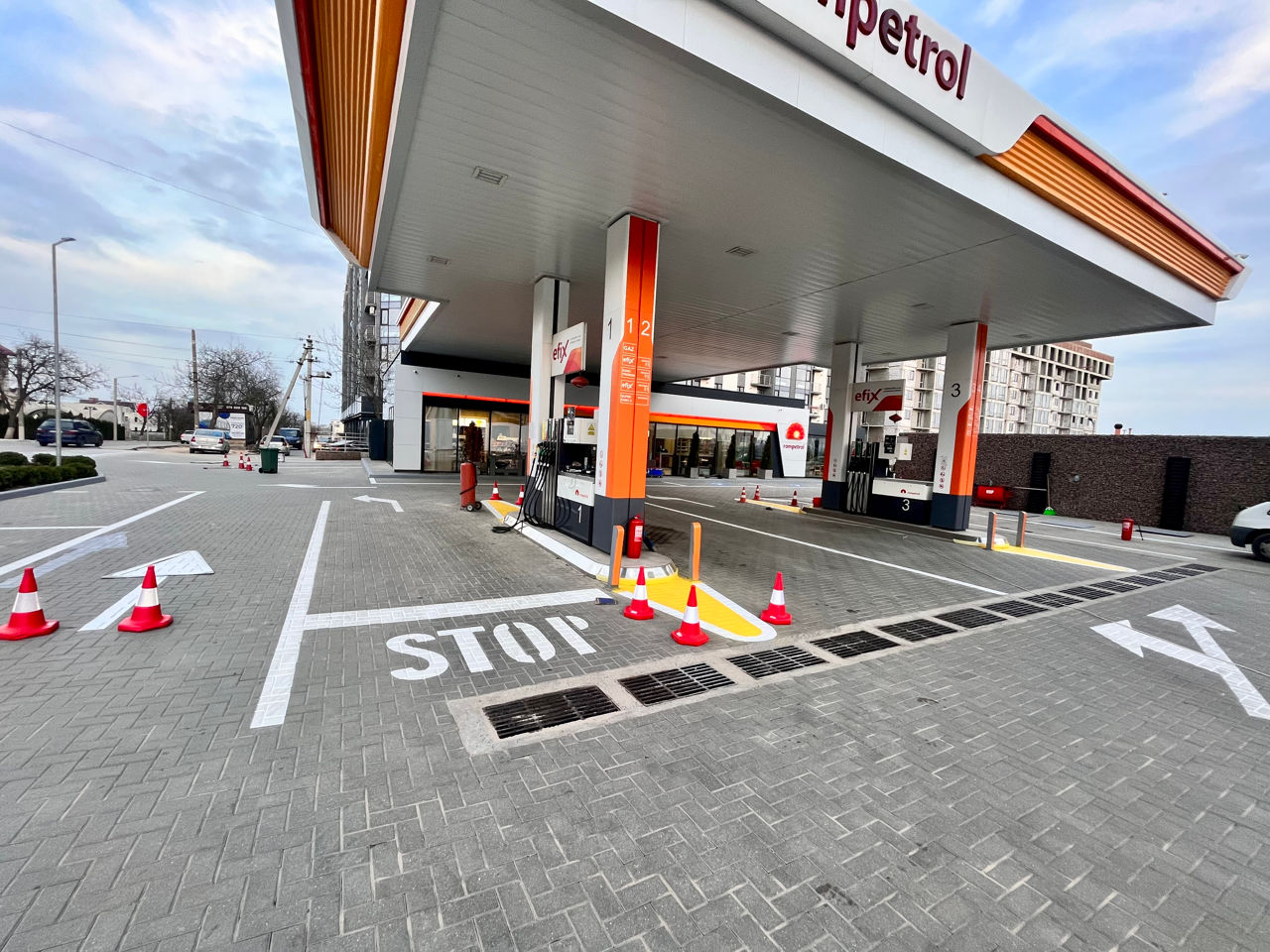 Servicii marcaj rutier, instalare indicatoare rutiere!!! foto 1