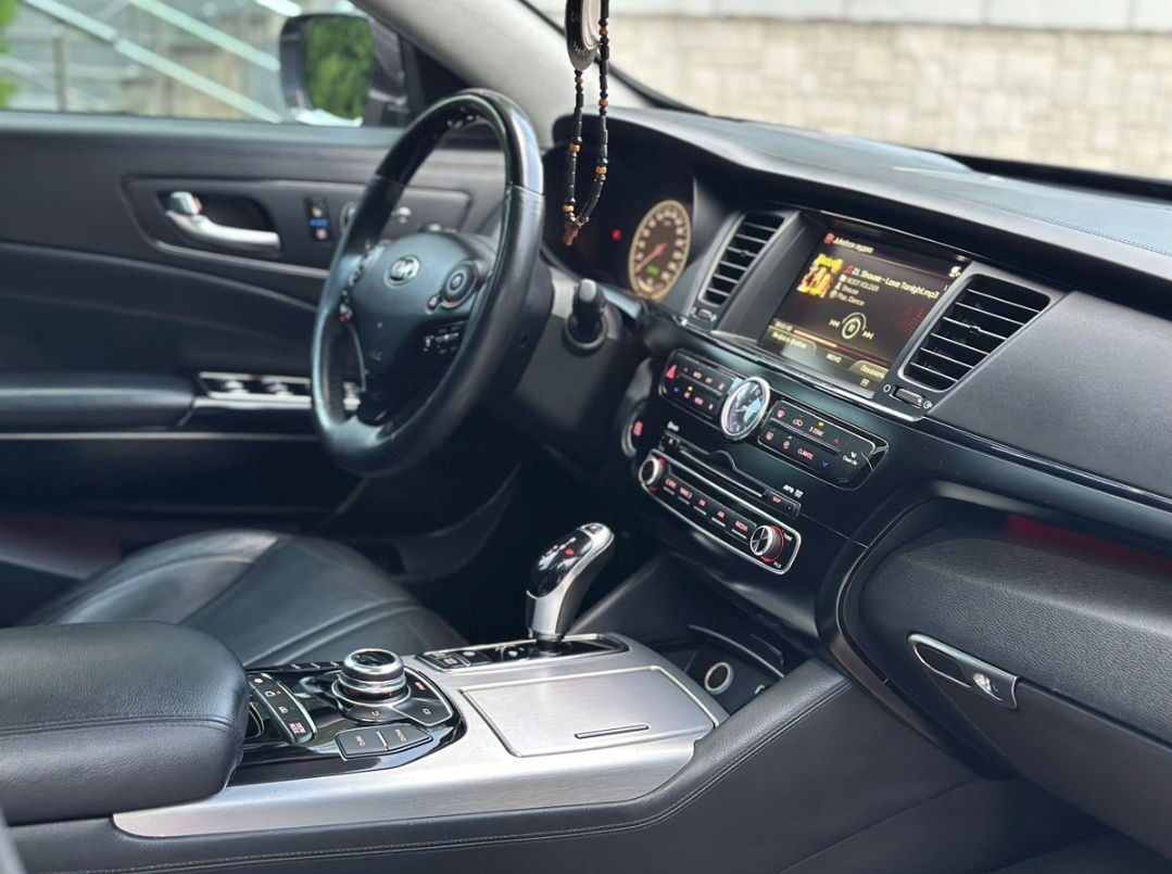 KIA Quoris foto 5