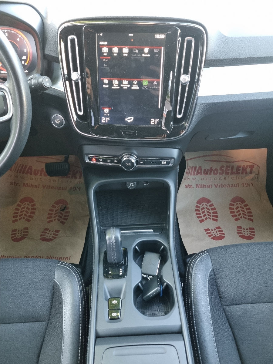Volvo XC40 2019 photo 11