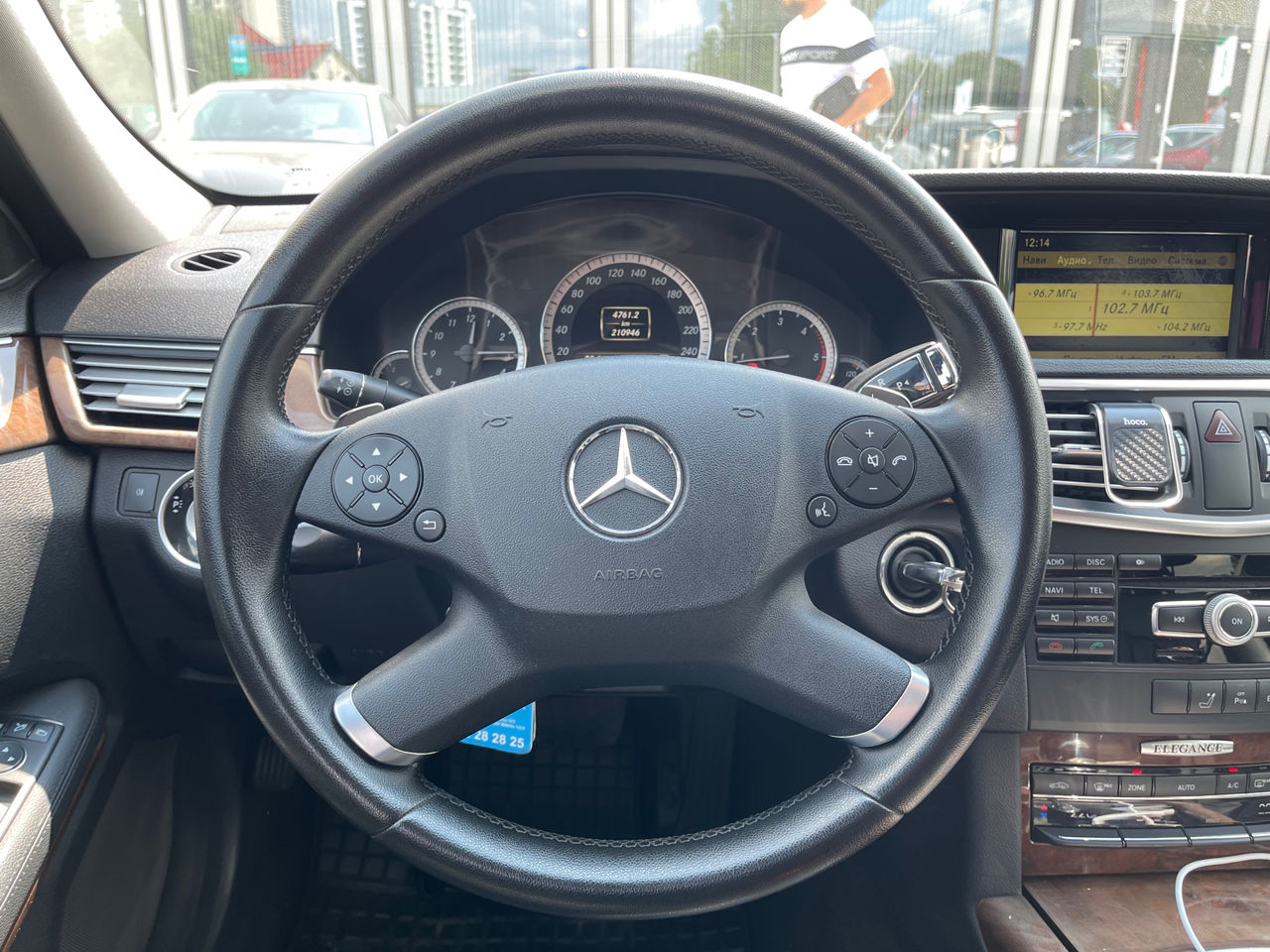 Mercedes E-Class foto 8