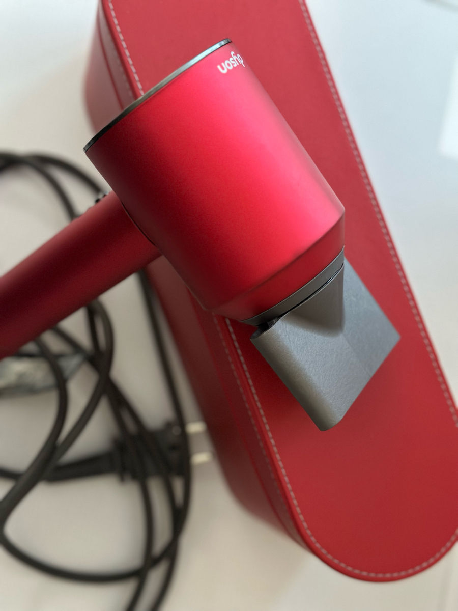 Фен Dyson red edition