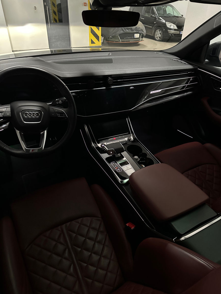 Audi RS Q8 foto 6