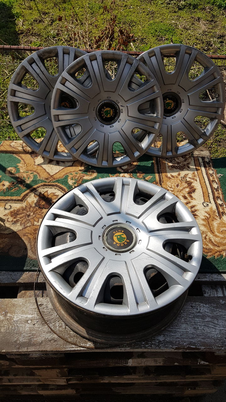 Диски 4шт 5/100 r15 и колпаки в придачу...