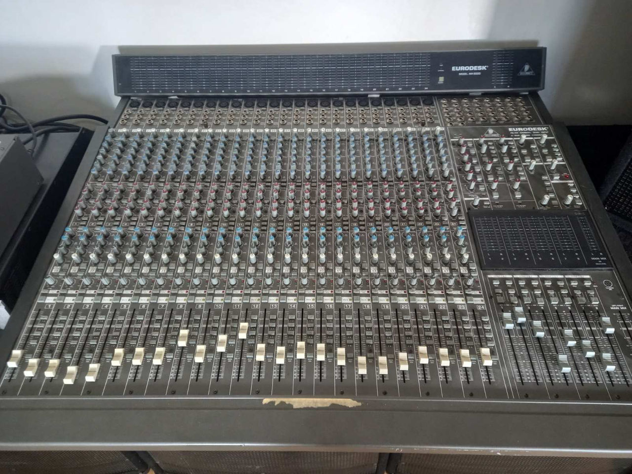 Behringer Eurodesk  BX 8000  48/24 dual input recording mixer  + Power Supply foto 0