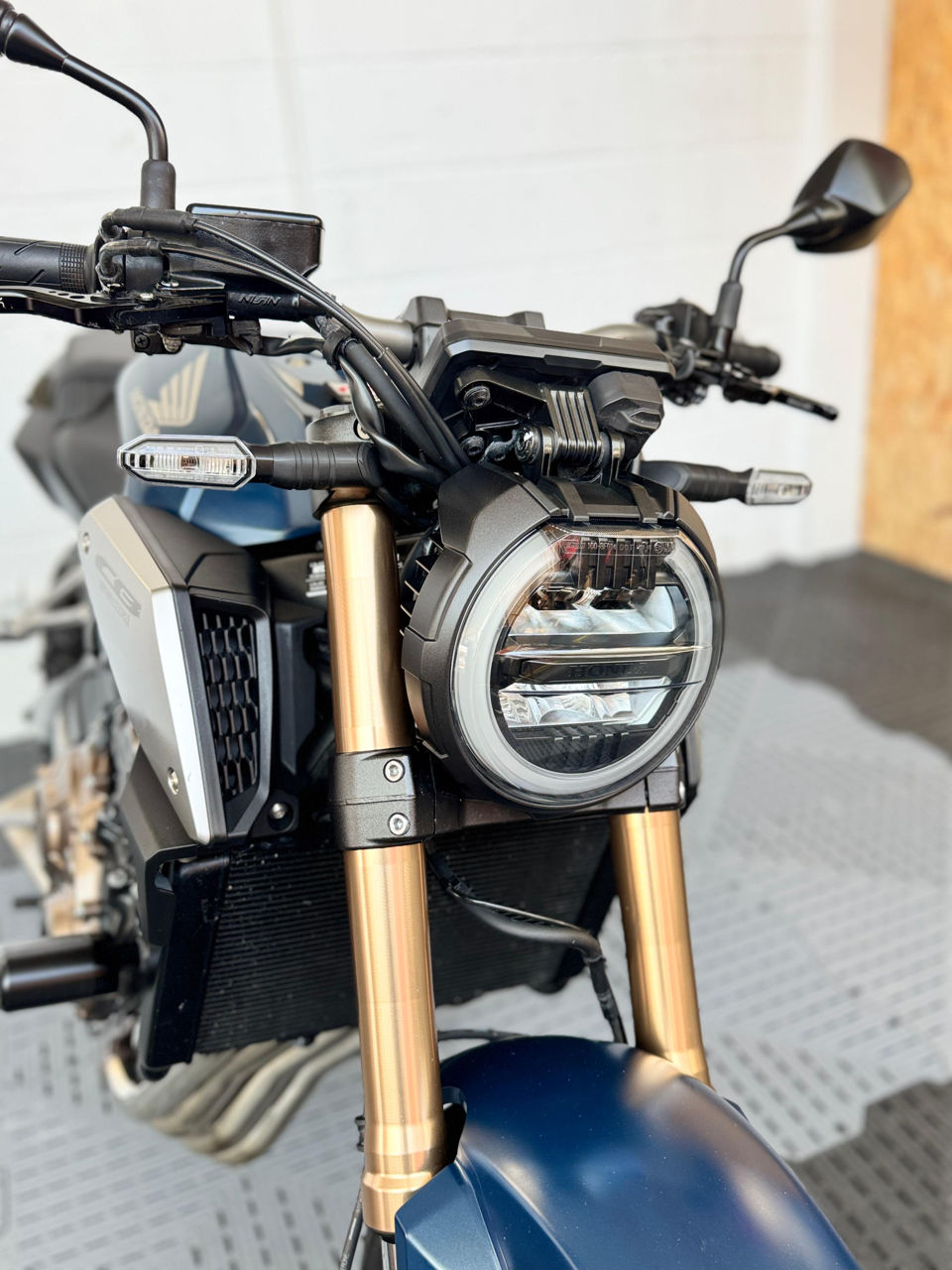 Honda CB650R foto 7
