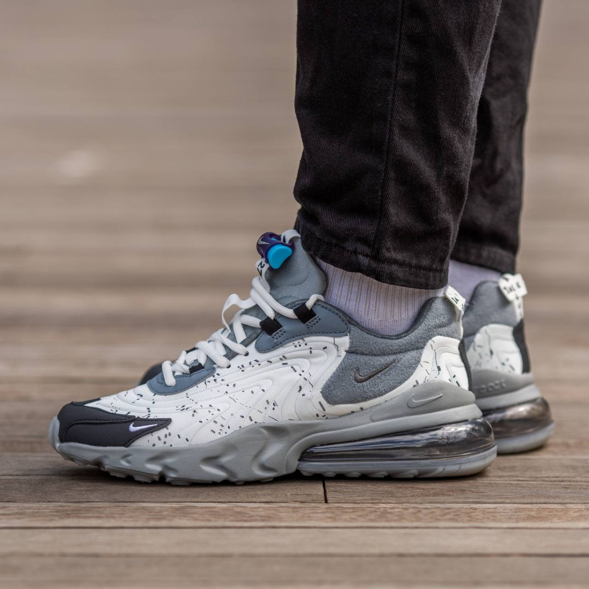 Nike Air Max 270 React Grey x Travis Scott foto 5