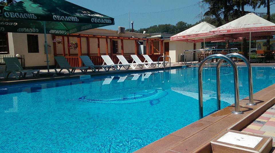 Hai la Vadul lui Vodă! Avem bazin, terasă, hotel și frigărui gustoși foto 0