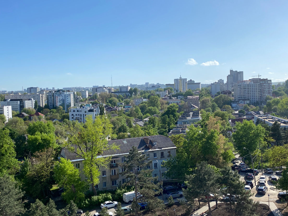 Apartament cu 4 camere, 235 m², Centru, Chișinău foto 1