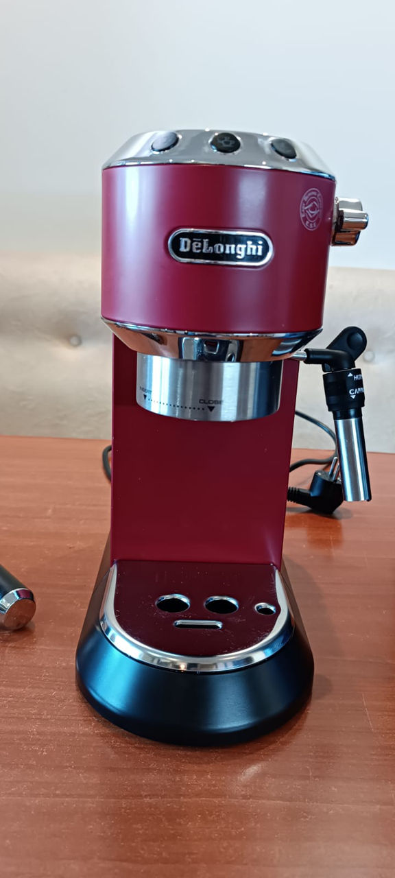 Delonghi Coffee Maker Dedica EC685R