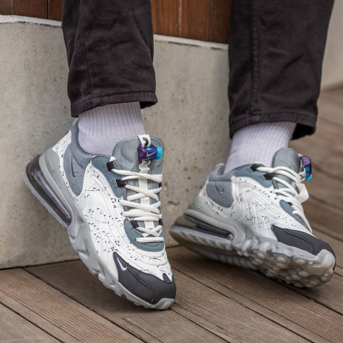 Nike Air Max 270 React Grey x Travis Scott foto 8