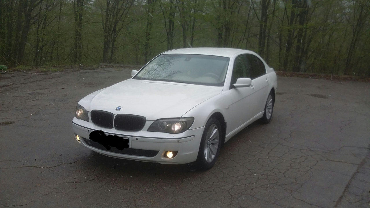 BMW 7 Series фото 0