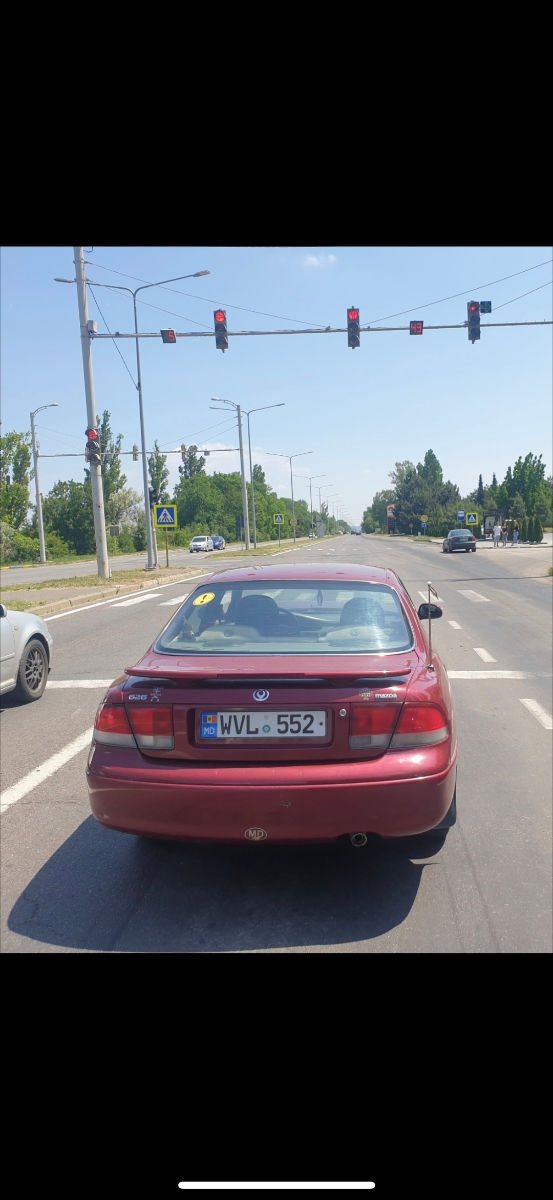 Mazda 626 foto 1