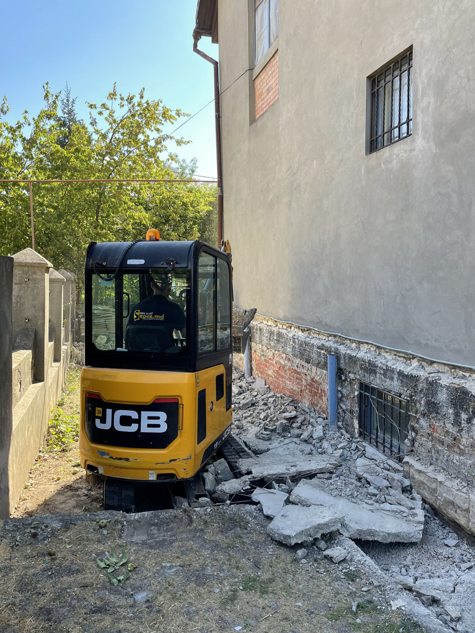 Arenda miniexcavator - услуги мини-экскаватора