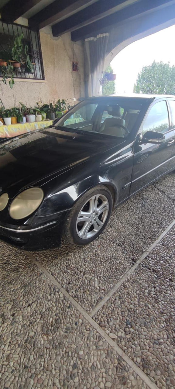 Dezmembrez Mercedes E211 Restaling 3.2 diesel V6 OM 642 foto 3